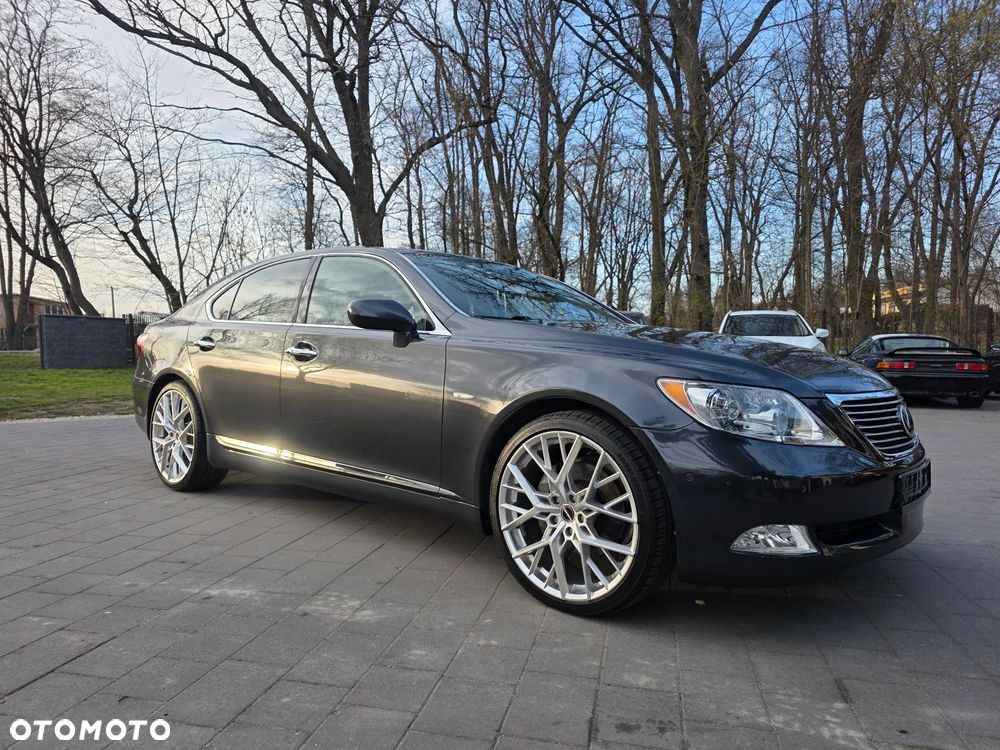 Lexus LS - 15