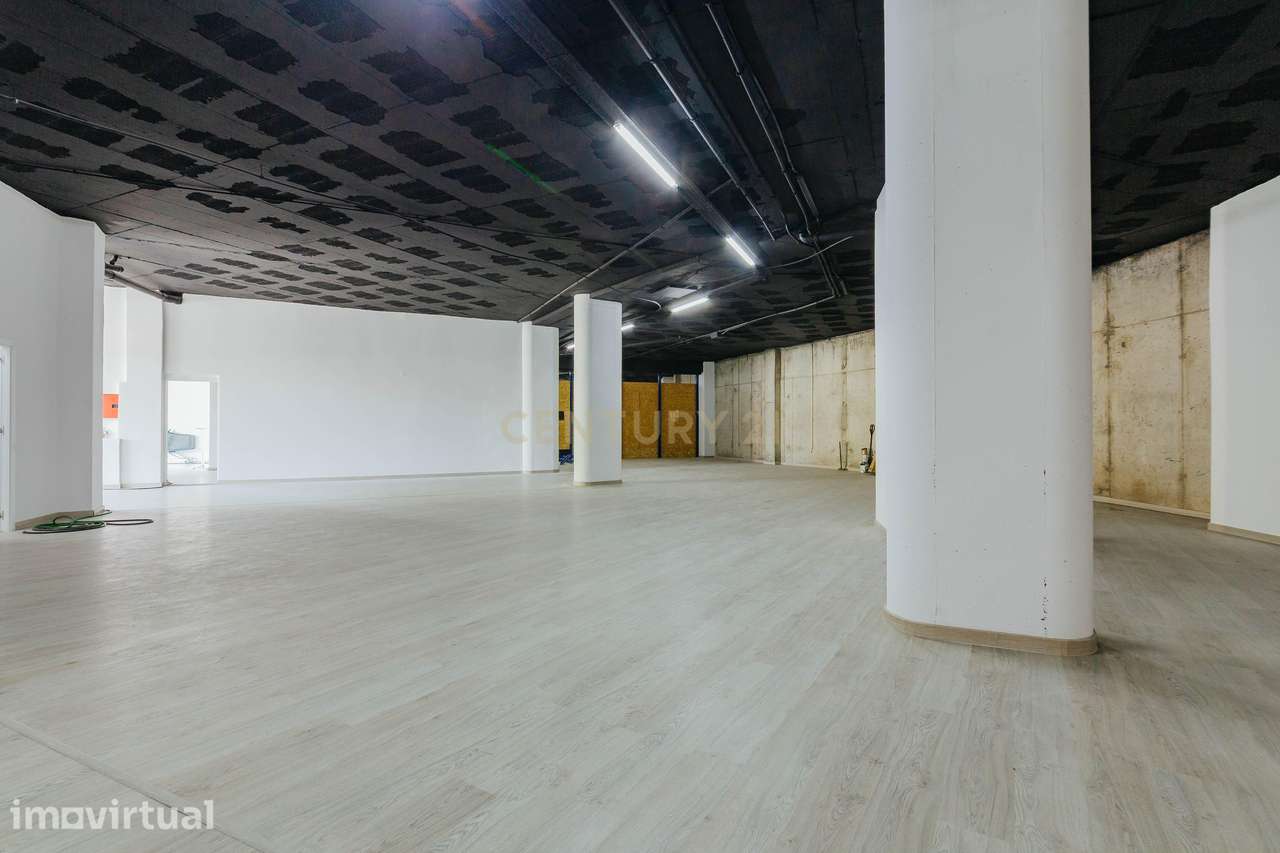 Espaço para Arrendamento em Barcarena – Oportunidade Única! - Grande imagem: 4/14