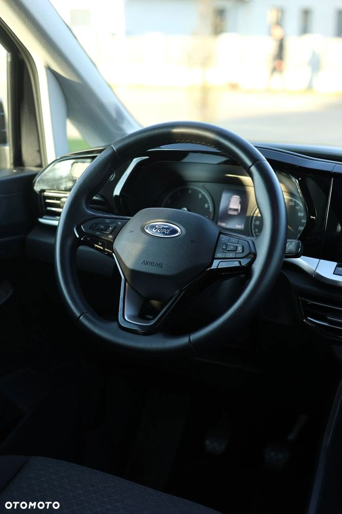 Ford Tourneo Connect 1.5 EcoBoost Titanium - 15