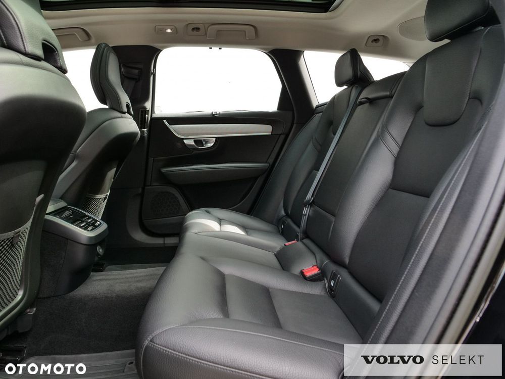 Volvo V90 Cross Country - 17