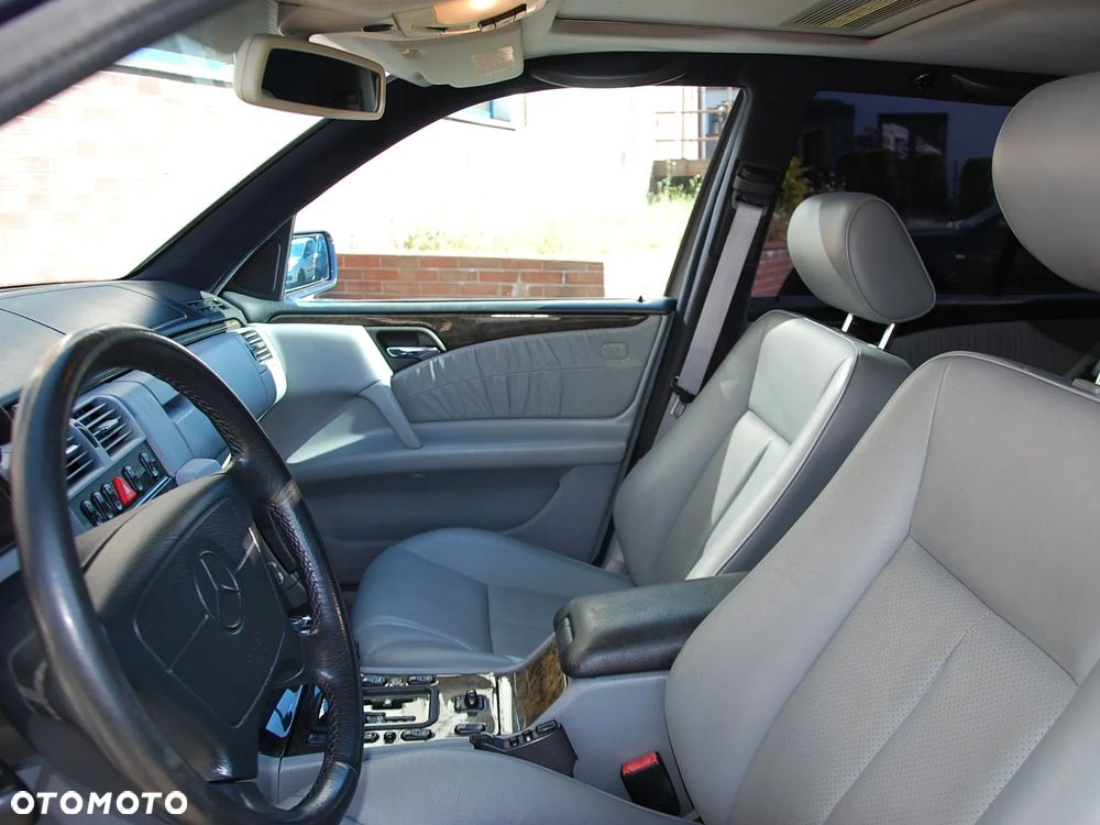Mercedes-Benz Klasa E 320 T 4-Matic Avantgarde - 7