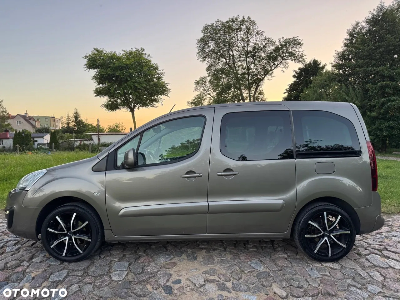 Citroën Berlingo Multispace BlueHDi 100 S&S ETG6 SHINE - 8