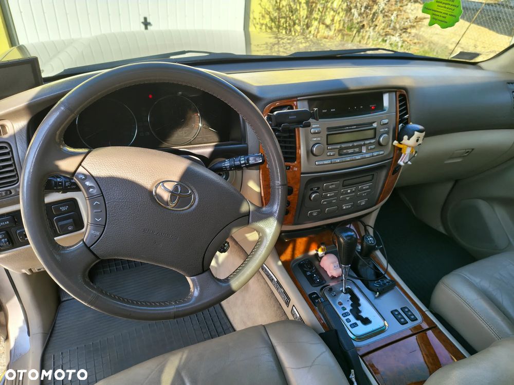 Toyota Land Cruiser 4.7 V8 - 7