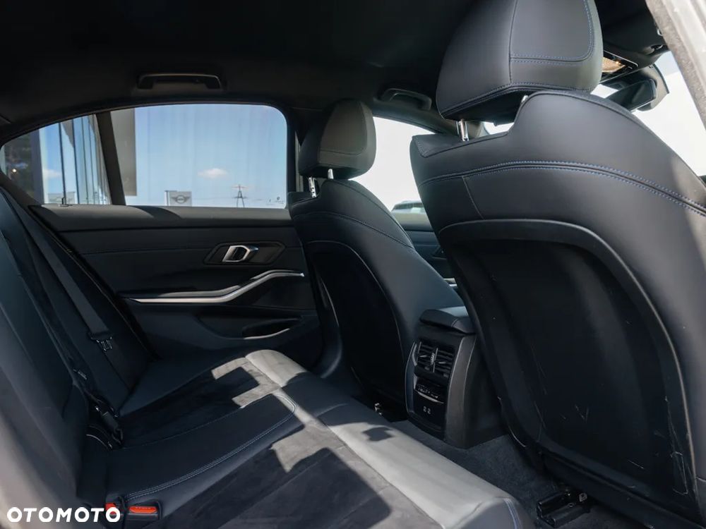 BMW Seria 3 318i Sport - 10