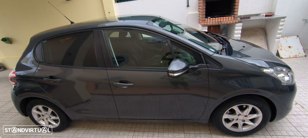 Peugeot 208 1.4 HDi Active - 2