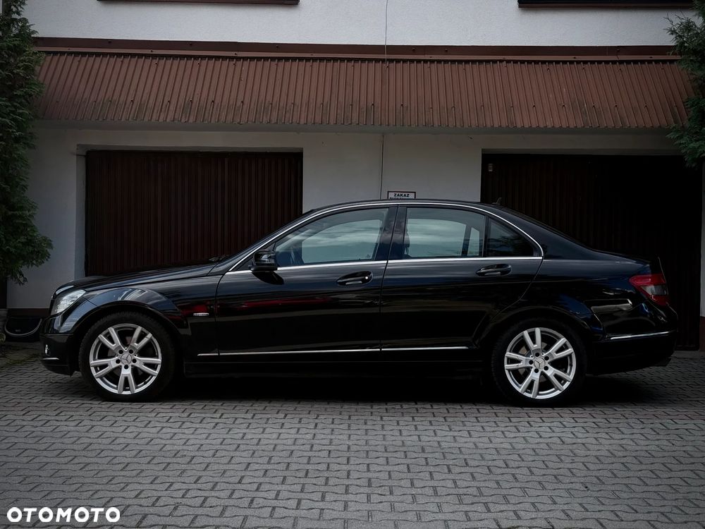 Mercedes-Benz Klasa C 180 CGI Automatik BlueEFFICIENCY Avantgarde - 3