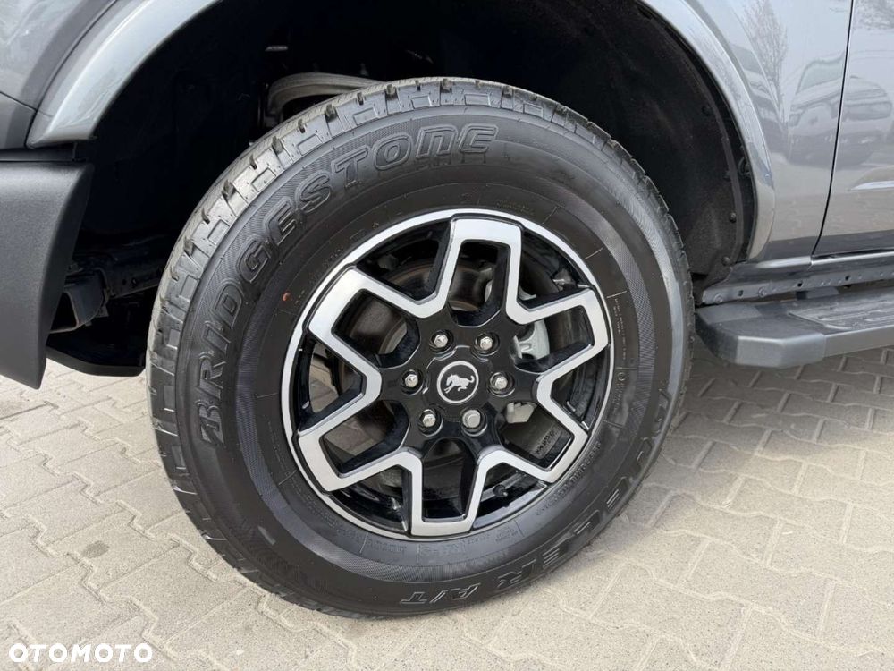 Ford Bronco - 9