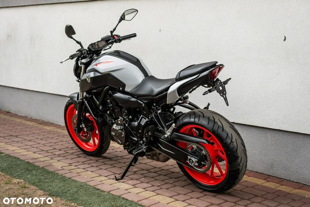 Yamaha MT - 6