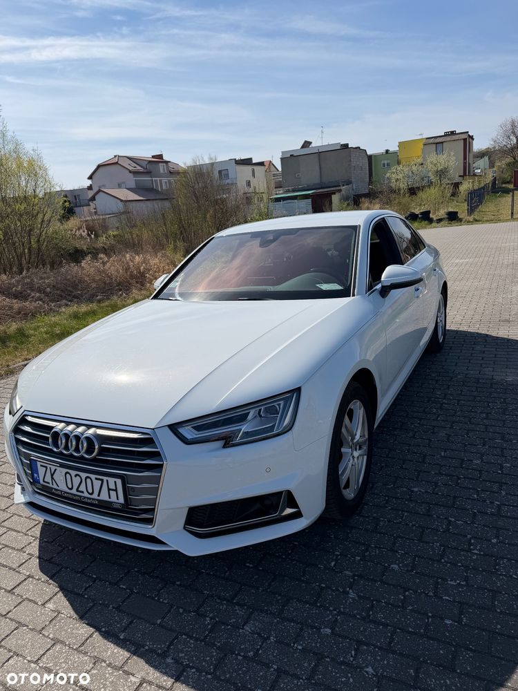 Audi A4 Limousine 40 TFSI S tronic - 1