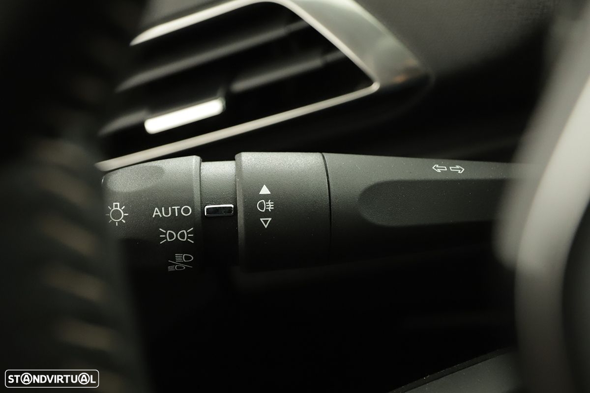 Peugeot 3008 1.2 PureTech Allure Pack - 17