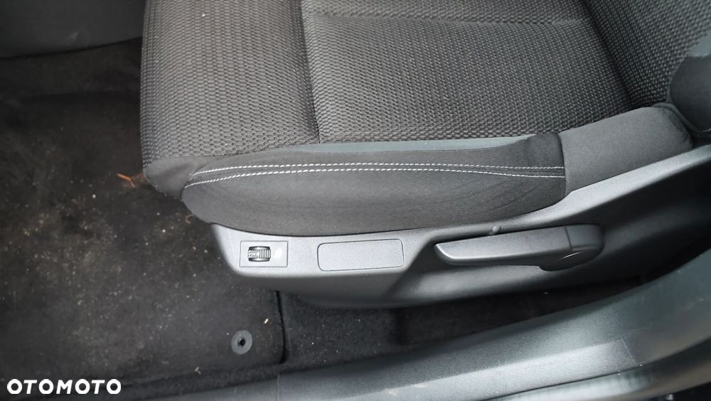 Citroën C4 BlueHDi 120 Stop&Start EAT6 Selection - 32