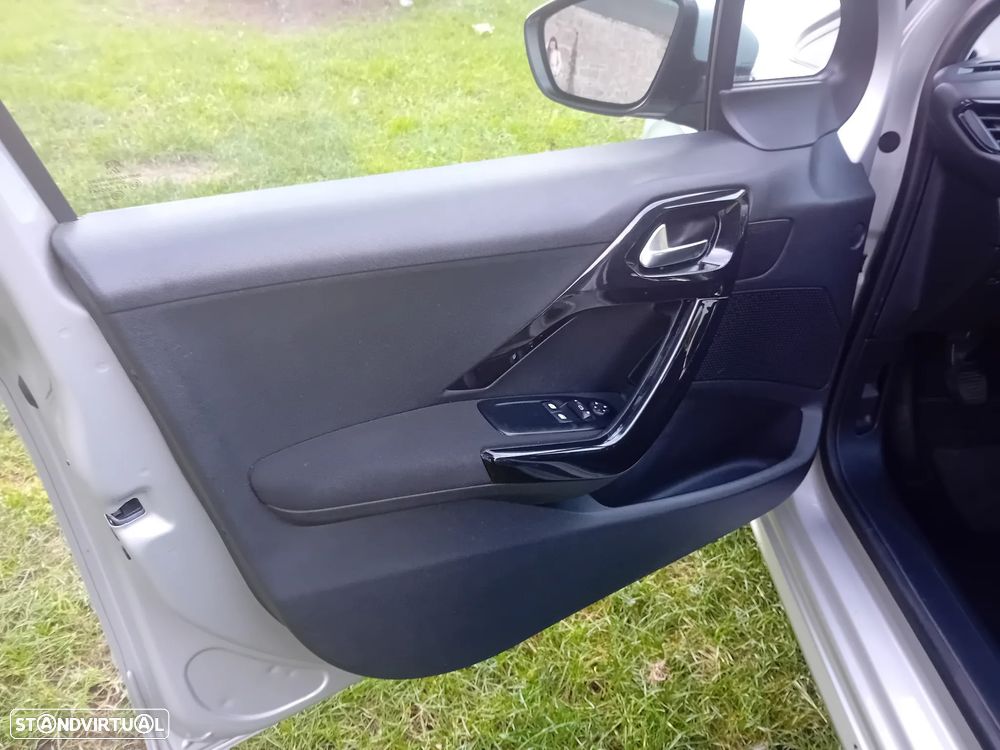 Peugeot 208 1.4 HDi Active - 16