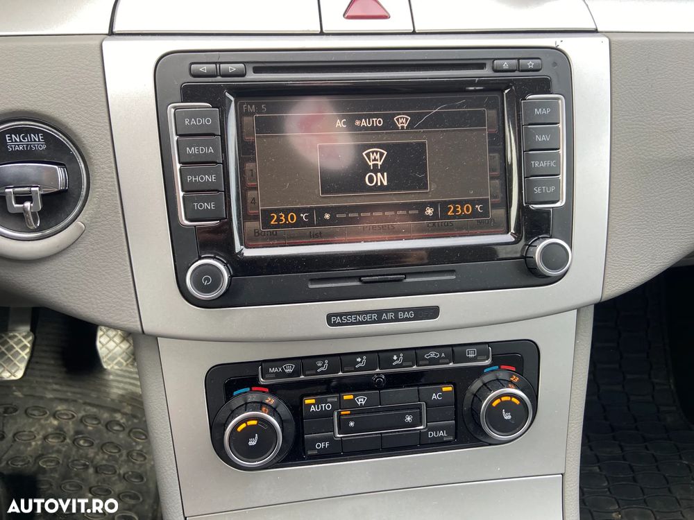Volkswagen Passat - 16