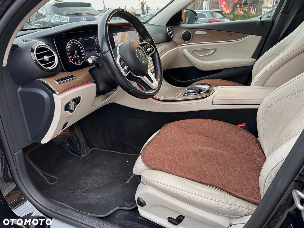 Mercedes-Benz Klasa E 300 de 9G-TRONIC - 11