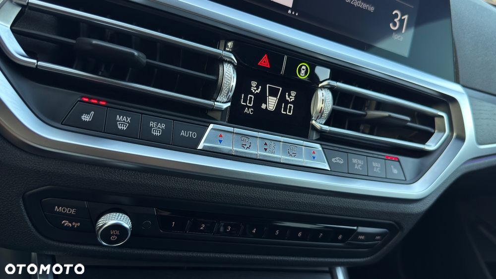BMW Seria 3 330e M Sport - 24