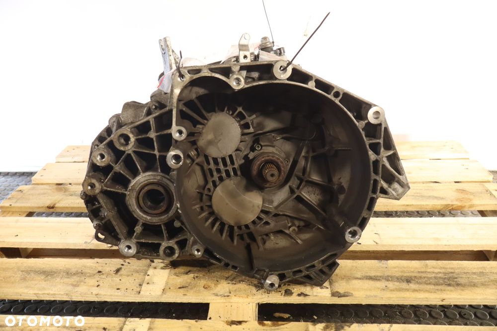 SKRZYNIA BIEGÓW 6 BIEGOWA OPEL ASTRA J 2.0CDTI F40 - 1
