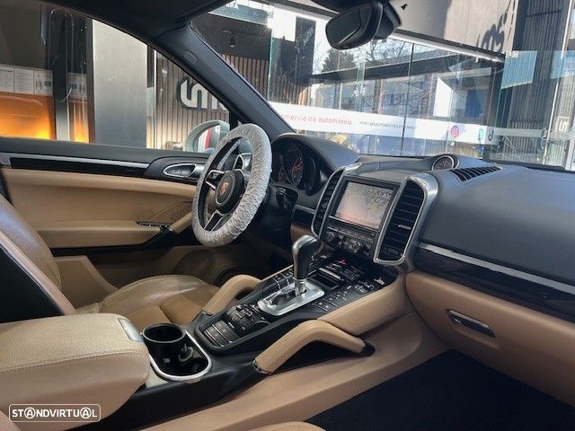 Porsche Cayenne Platinum Edition - 10