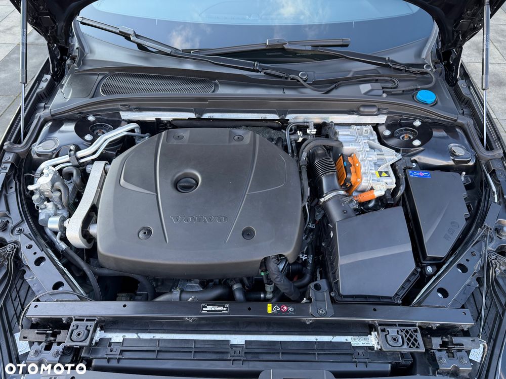 Volvo V60 T6 AWD Plug-In Hybrid Plus Dark - 32