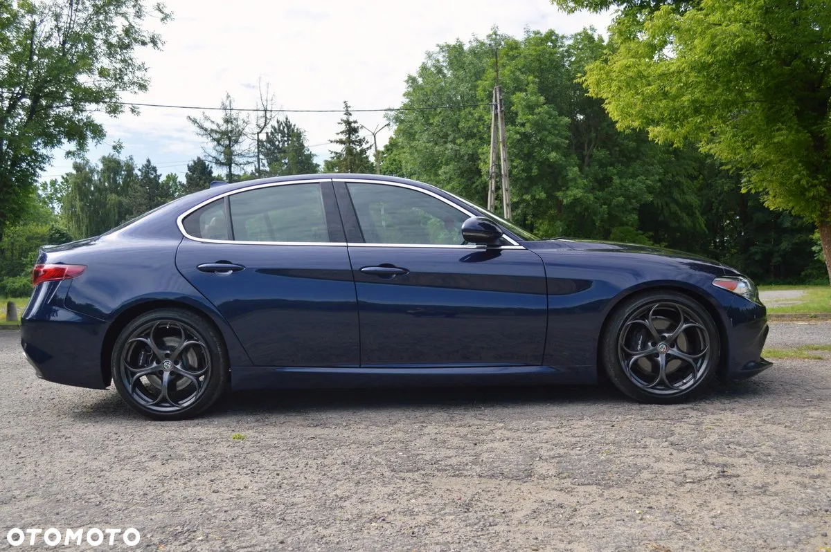 Alfa Romeo Giulia 2.0 Turbo Veloce - 12