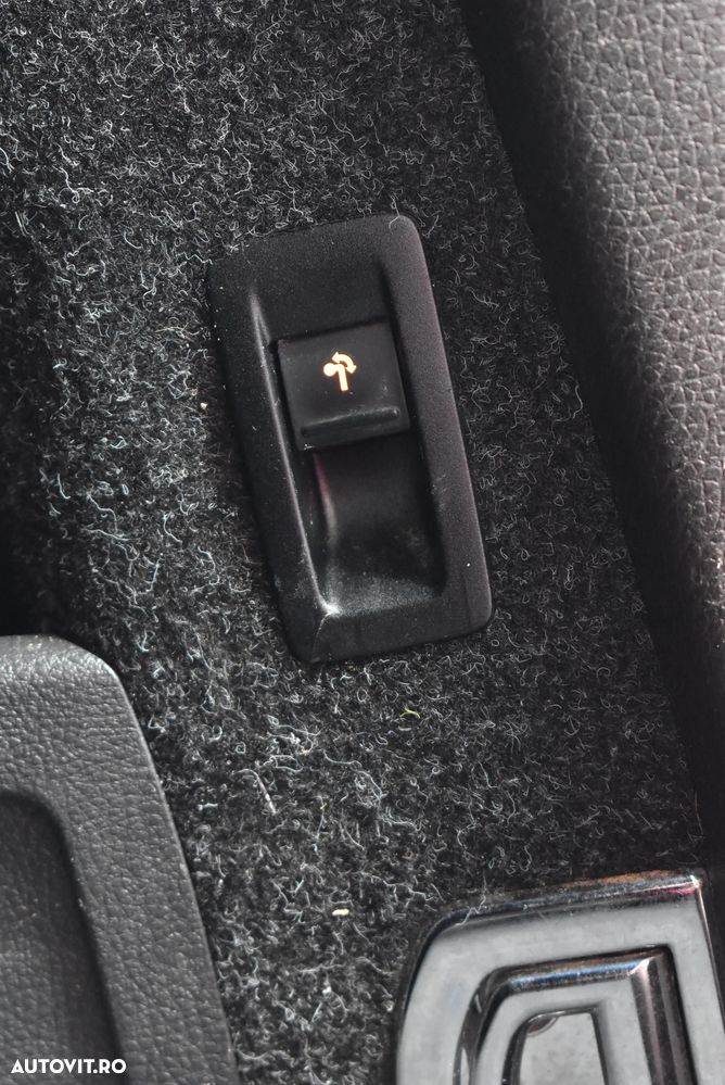 Volkswagen Passat 1.6 TDI BlueMotion Technology Highline - 11