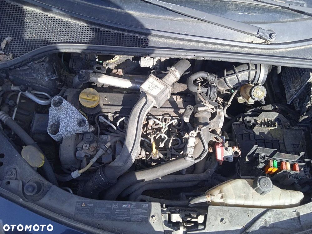 Na części Renault Clio III 1.5 DCI TE866 silnik skrzynia biegów klapa błotnik drzwi zderzak - 4