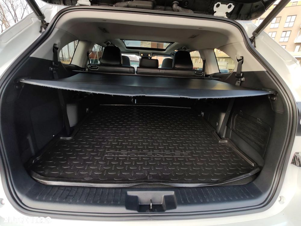 Toyota Highlander 2.5 L Dynamic Force 248CP Luxury Pearly - 16