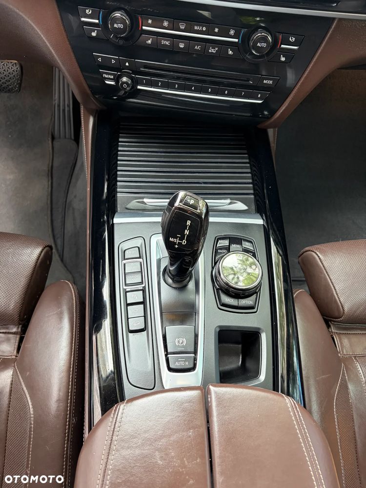 BMW X5 xDrive50i Sport-Aut - 30
