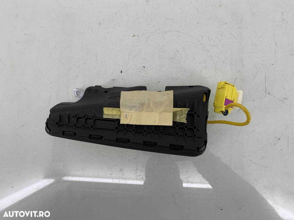Dezmembrez Airbag bancheta dreapta spate de pe VW GOLF 5 2004-2008 - 4