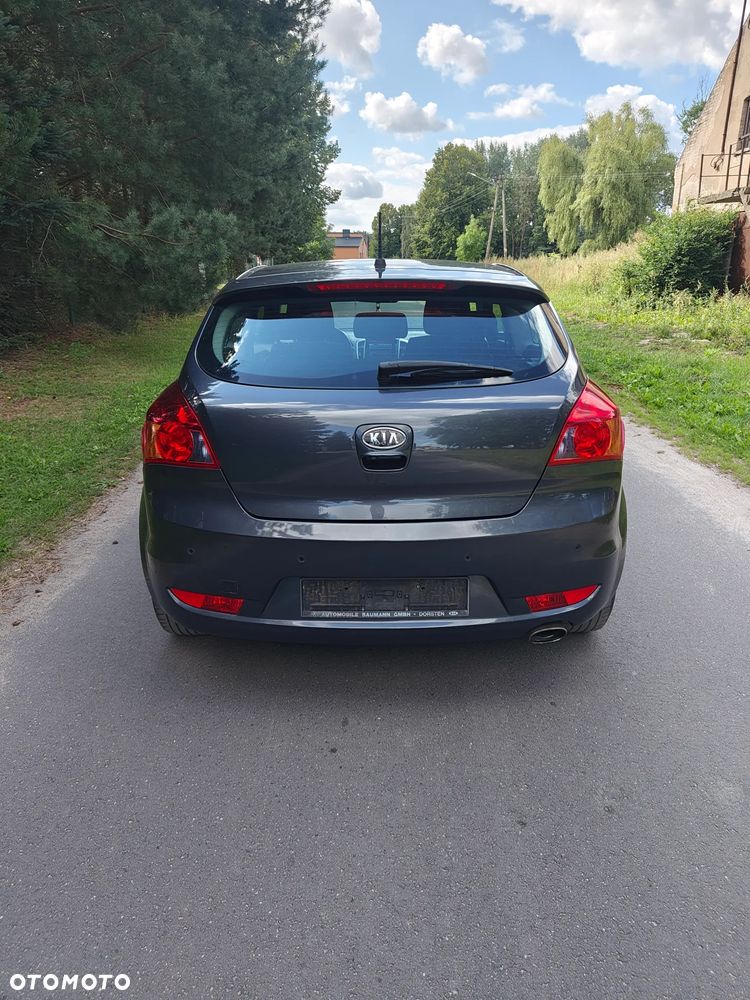 Kia Ceed 1.6 L - 5