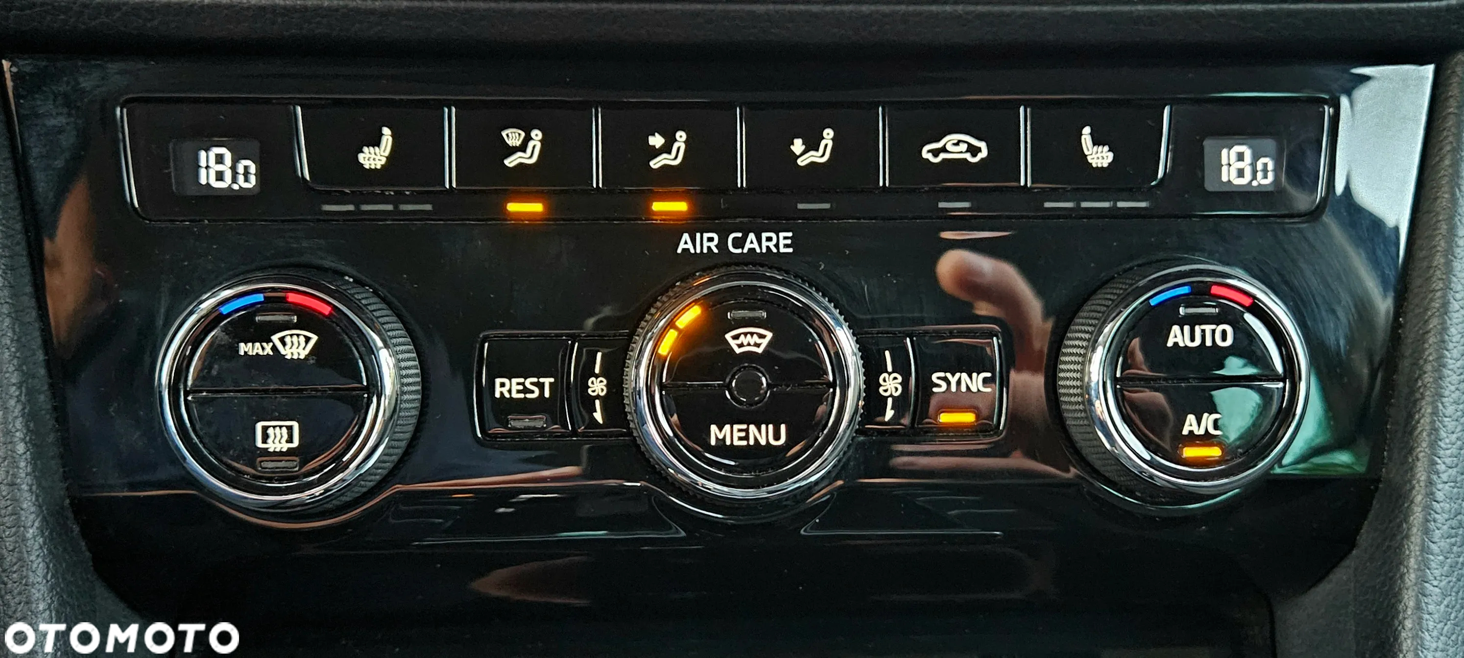 Skoda Superb Combi 2.0 TDI DSG Style - 23