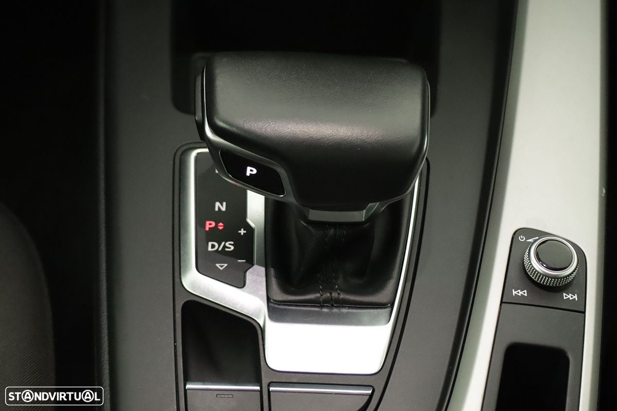 Audi A4 Avant 30 TDI S tronic - 13