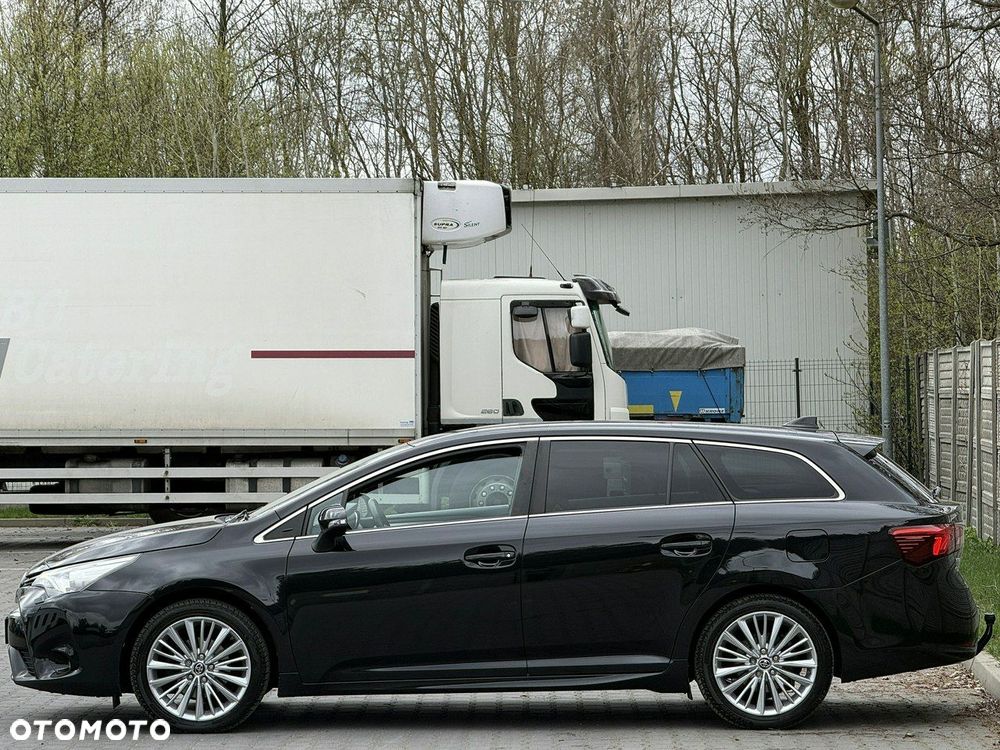 Toyota Avensis 1.8 Premium - 25