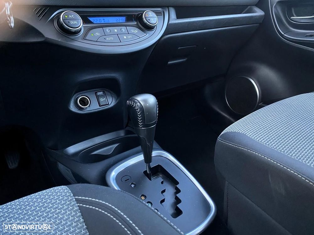 Toyota Yaris 1.5 HSD Active - 21