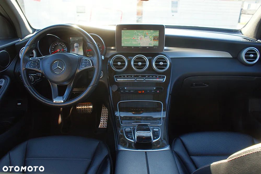 Mercedes-Benz GLC 300 4Matic 9G-TRONIC AMG Line - 9