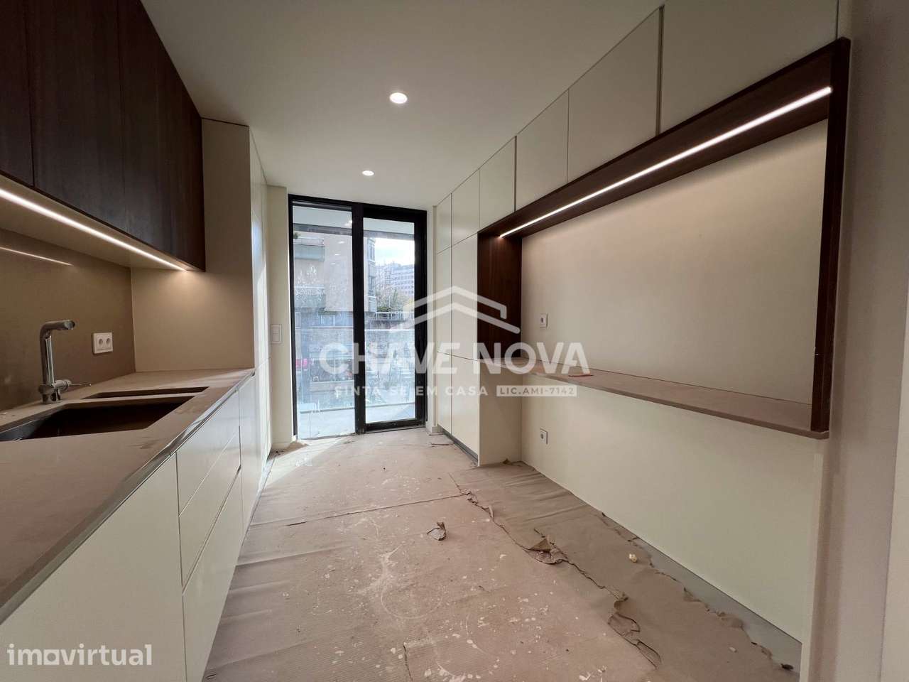 T3 Novo c/ 2 Lugares de Garagem Centro Gaia (Avª República) - Grande imagem: 3/22