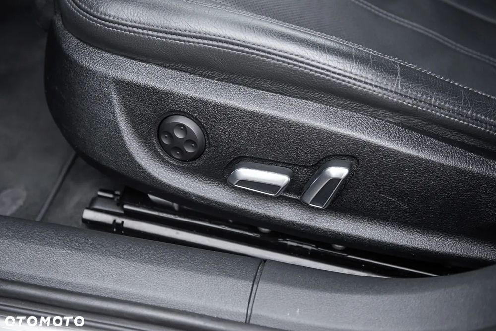 Audi A6 Limousine 3.0 TDI DPF clean diesel quattro S tronic sport selection - 24