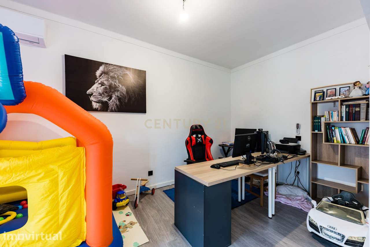 Apartamento T4 transformado em T3 Renovado em Abrantes - Grande imagem: 4/35
