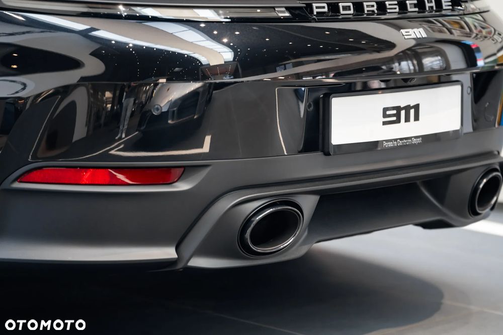 Porsche 911 Carrera - 30