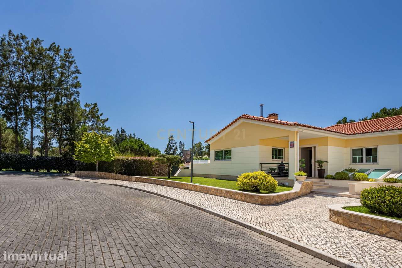 Exclusiva Moradia T4 de Luxo | Condomínio Privado | Piscina Privativa - Grande imagem: 3/60