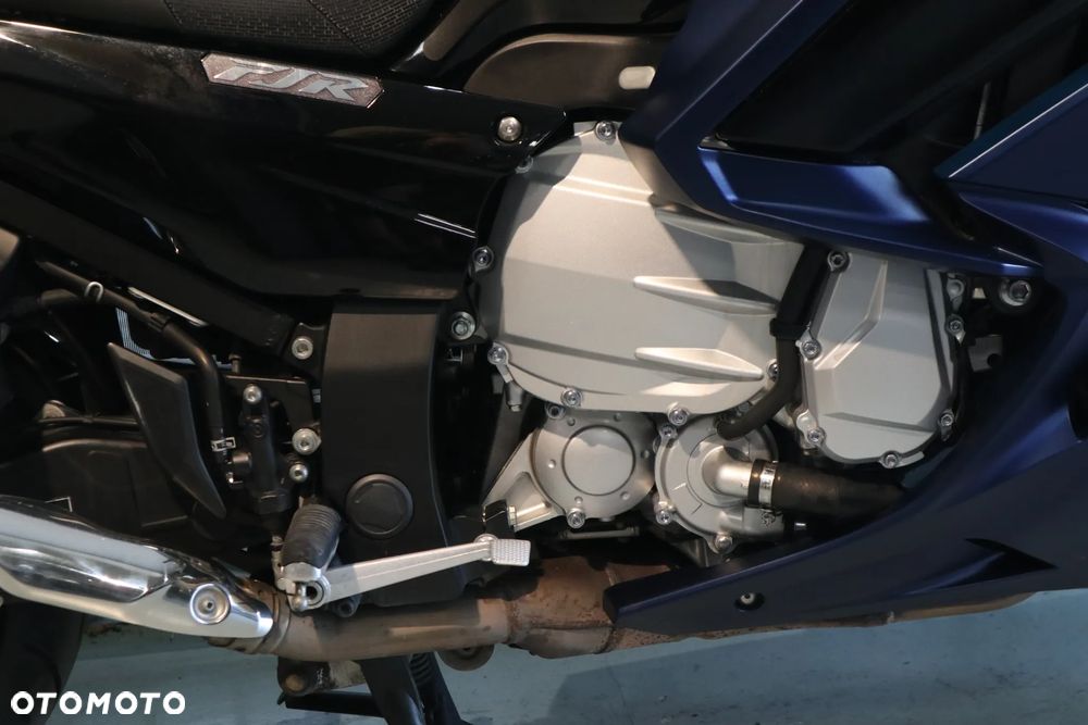 Yamaha FJR - 21