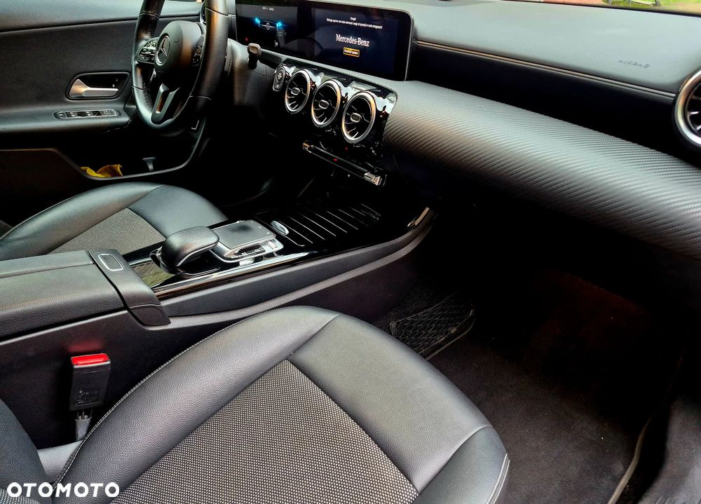 Mercedes-Benz CLA 180 d Edition 1 7G-DCT - 7