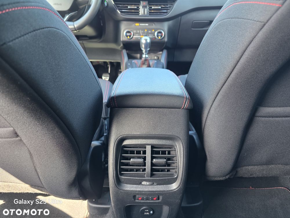 Ford Kuga 1.5 EcoBoost ST-LINE - 9
