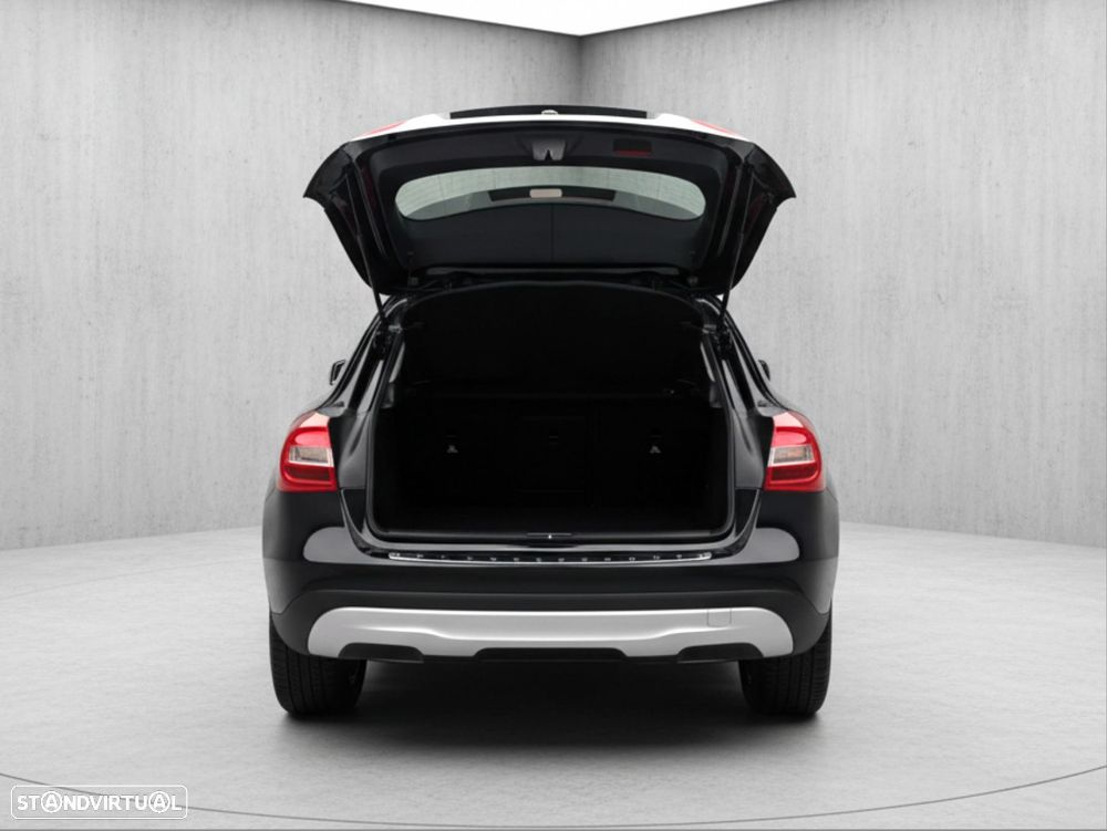 Mercedes-Benz GLA 180 - 8