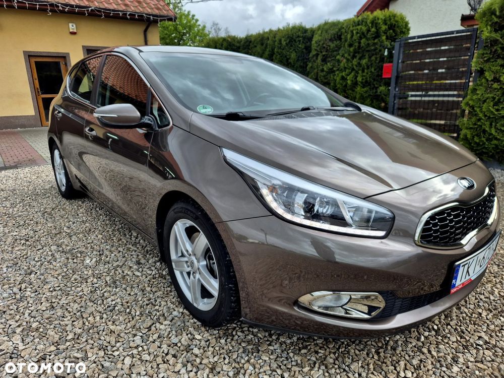 Kia Ceed 1.4 CVVT Dream Team Edition - 11