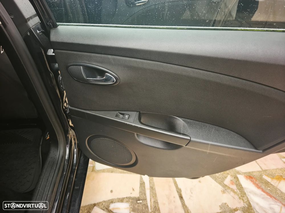 SEAT Leon 2.0 TDI DPF FR - 15