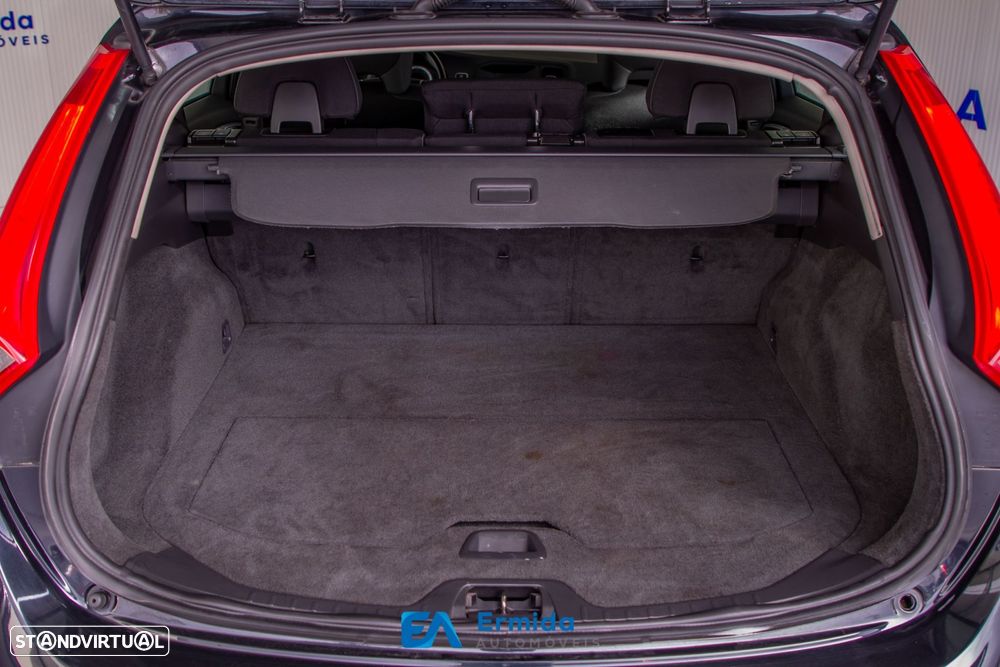 Volvo V60 2.0 D3 Momentum - 54