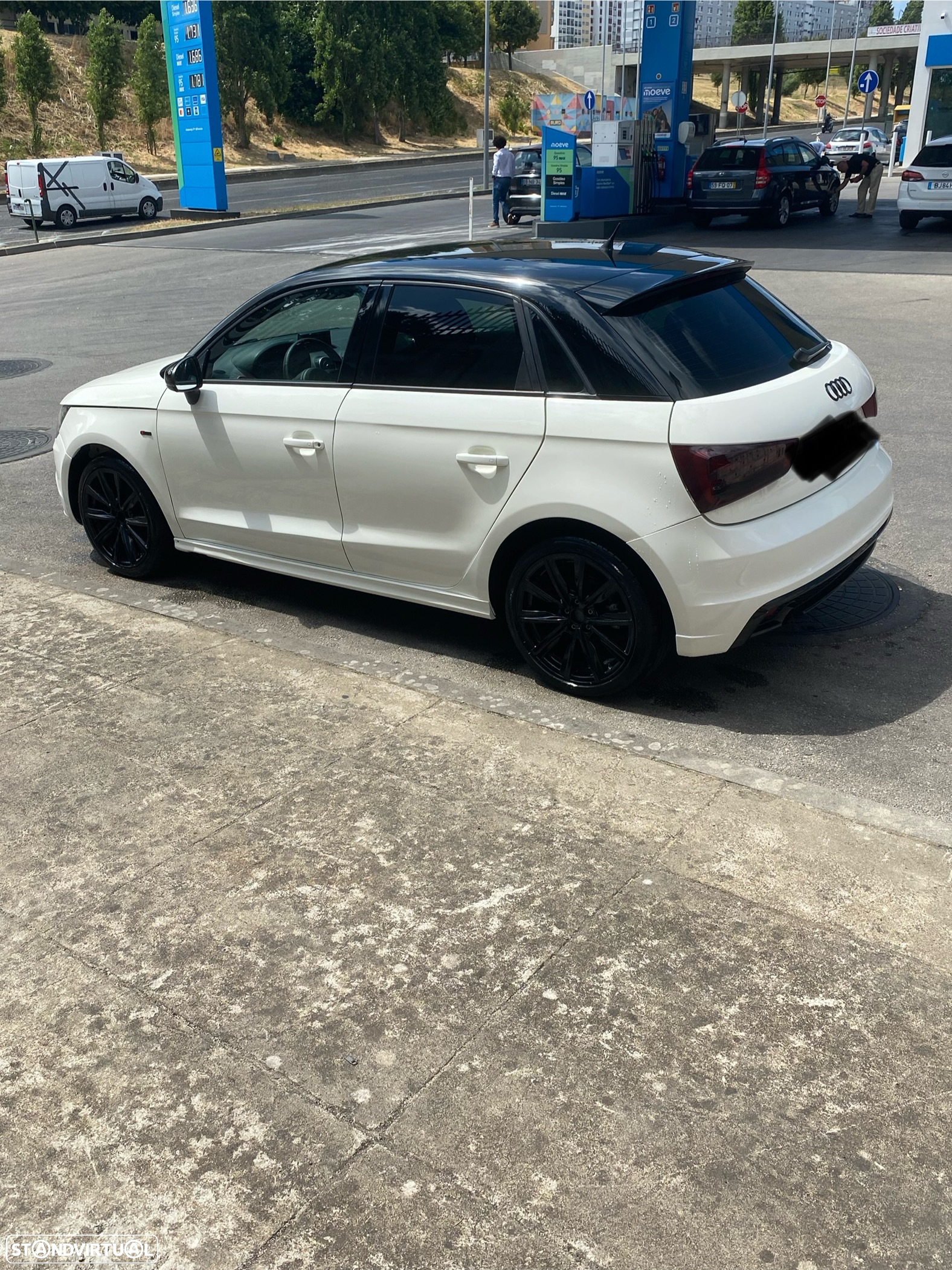Audi A1 Sportback 1.6 TDI S-line - 2