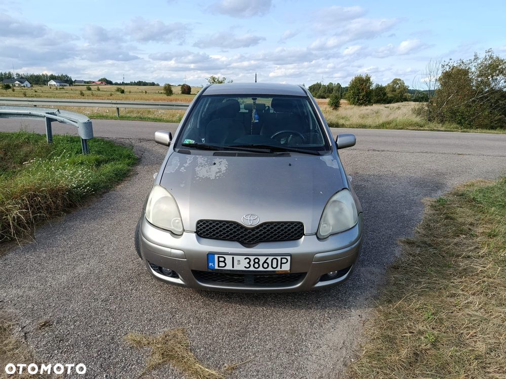 Toyota Yaris - 4