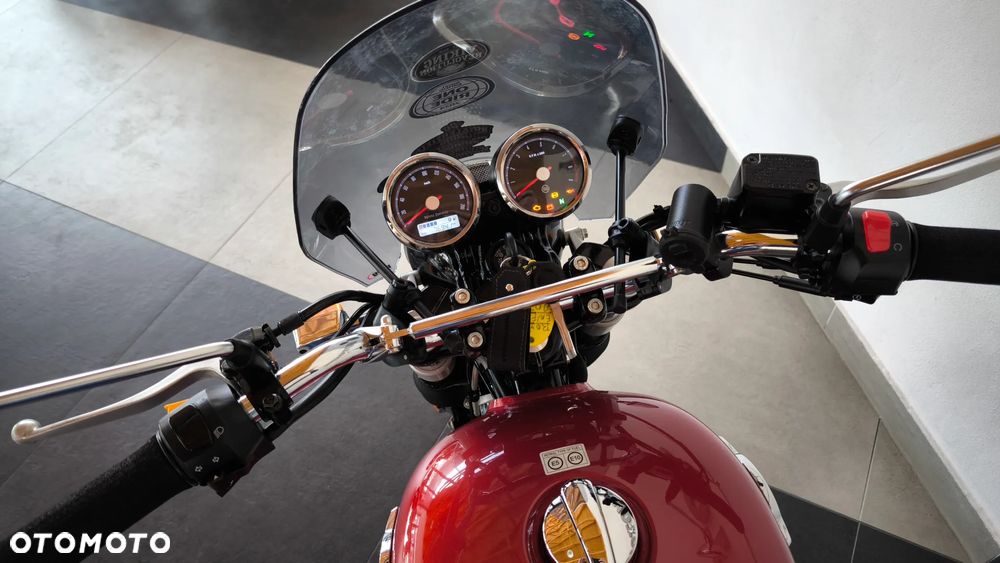 Royal Enfield Interceptor - 11