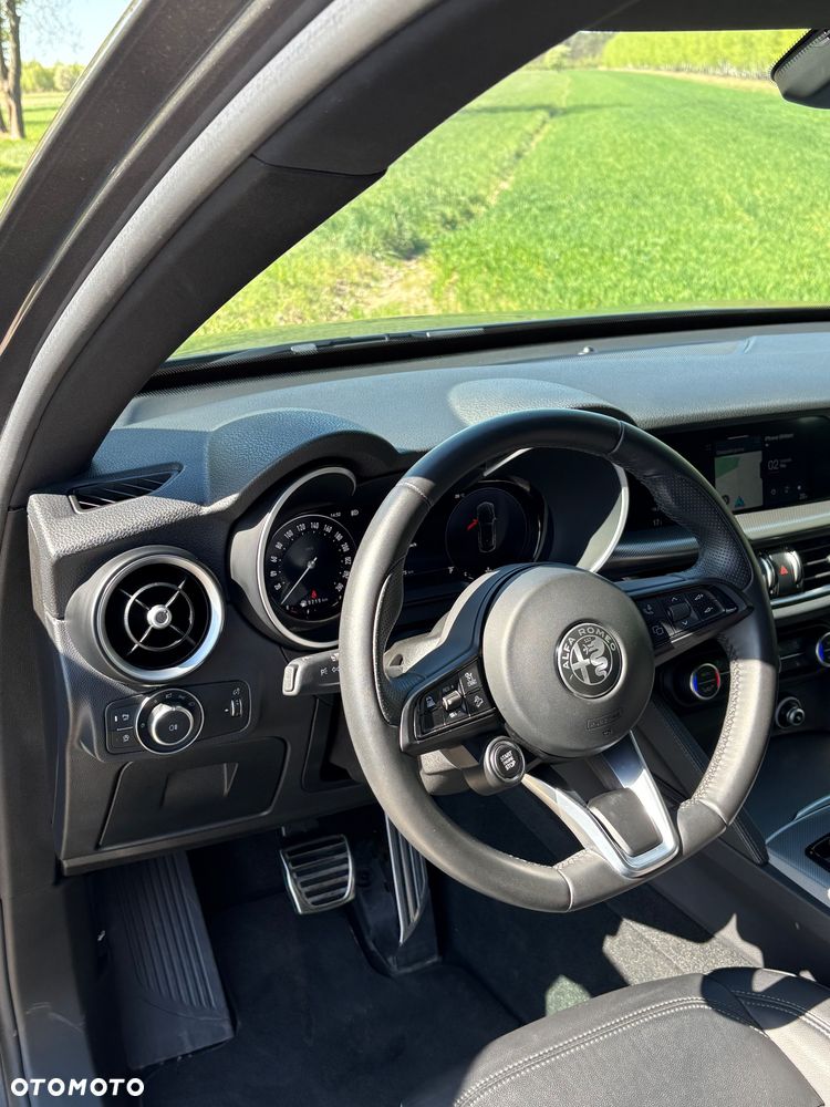 Alfa Romeo Stelvio 2.0 Turbo 16V AT8-Q4 Ti - 11